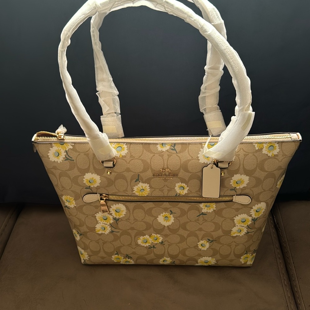 NWT Coach tote